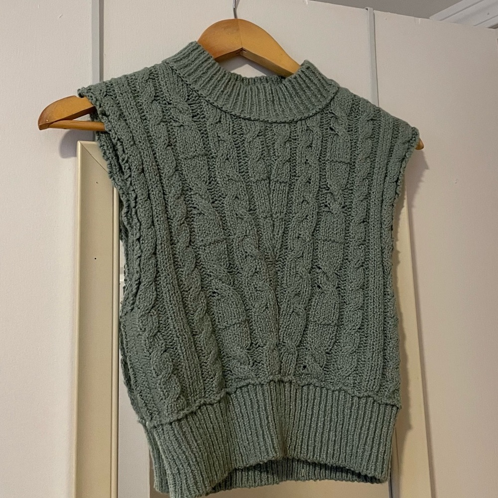 Knit sweater vest